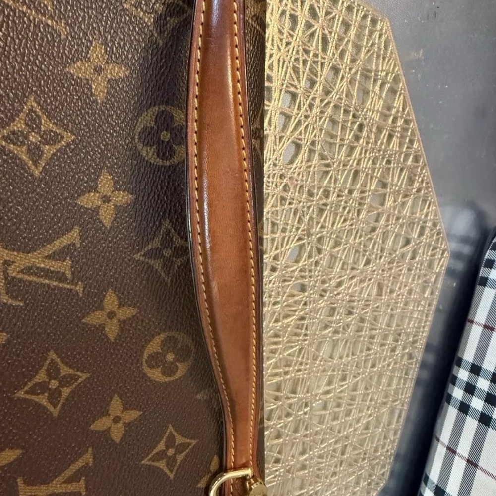 LOUIS VUITTON Monogram Beverly GM Briefcase - Picture 4 of 11